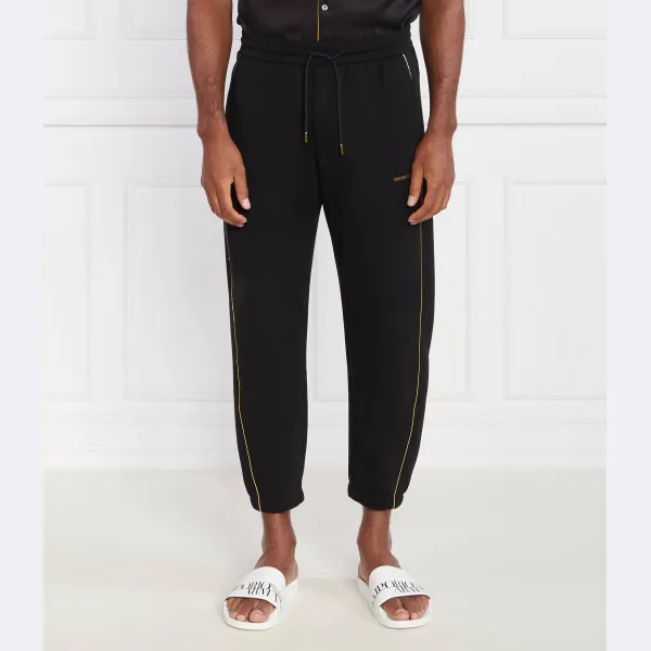 Спортивные брюки стандартного кроя Emporio Armani, черный 
Спортивные брюки стандартного кроя Emporio Armani, черный