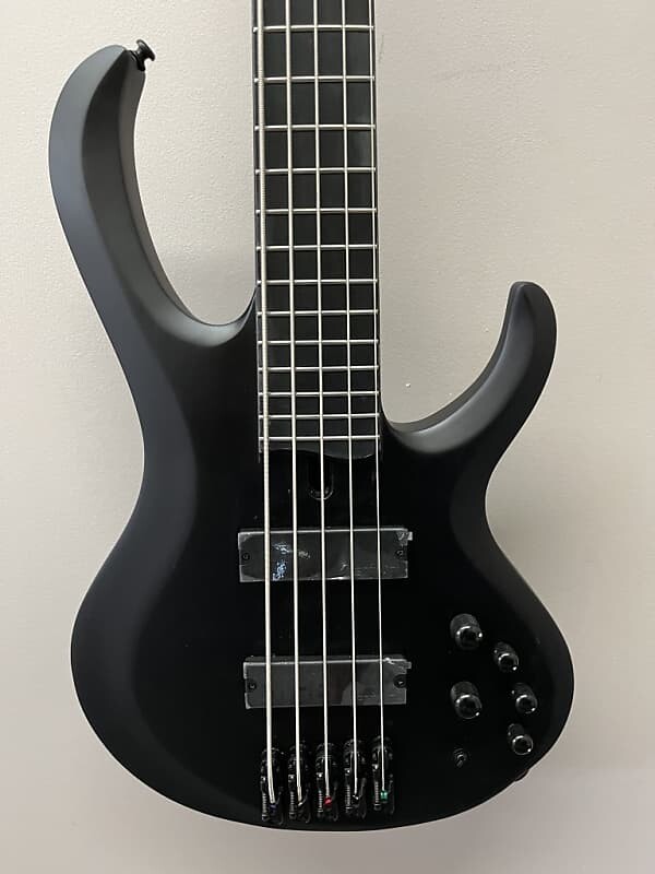 Басс гитара Ibanez BTB625EX 5-String Electric Bass 2022 Black Flat
Басс гитара Ibanez BTB625EX 5-String Electric Bass 2022 Black Flat