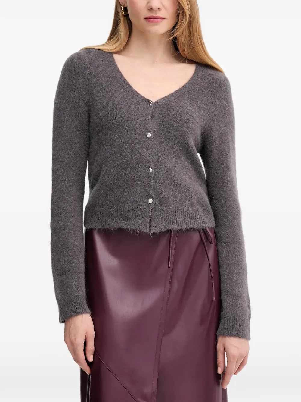 Кардиган на пуговицах с V-образным вырезом Oui, серый
Кардиган на пуговицах с V-образным вырезом Oui, серый