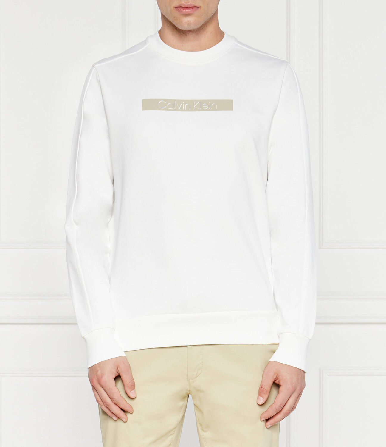 Толстовка Calvin Klein Regular Fit, экрю 
Толстовка Calvin Klein Regular Fit, экрю