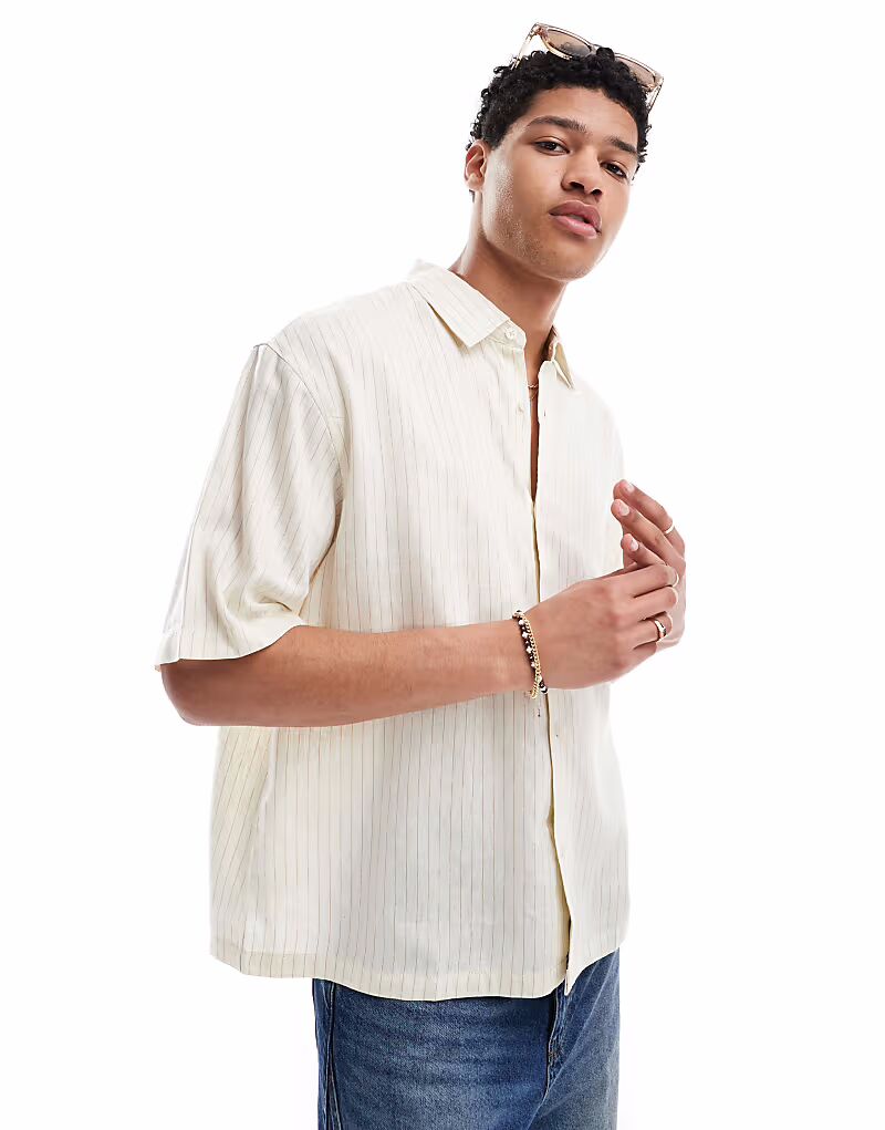 Мягкая рубашка в полоску из льняной смеси Pull&Bear цвета экрю
Мягкая рубашка в полоску из льняной смеси Pull&Bear цвета экрю