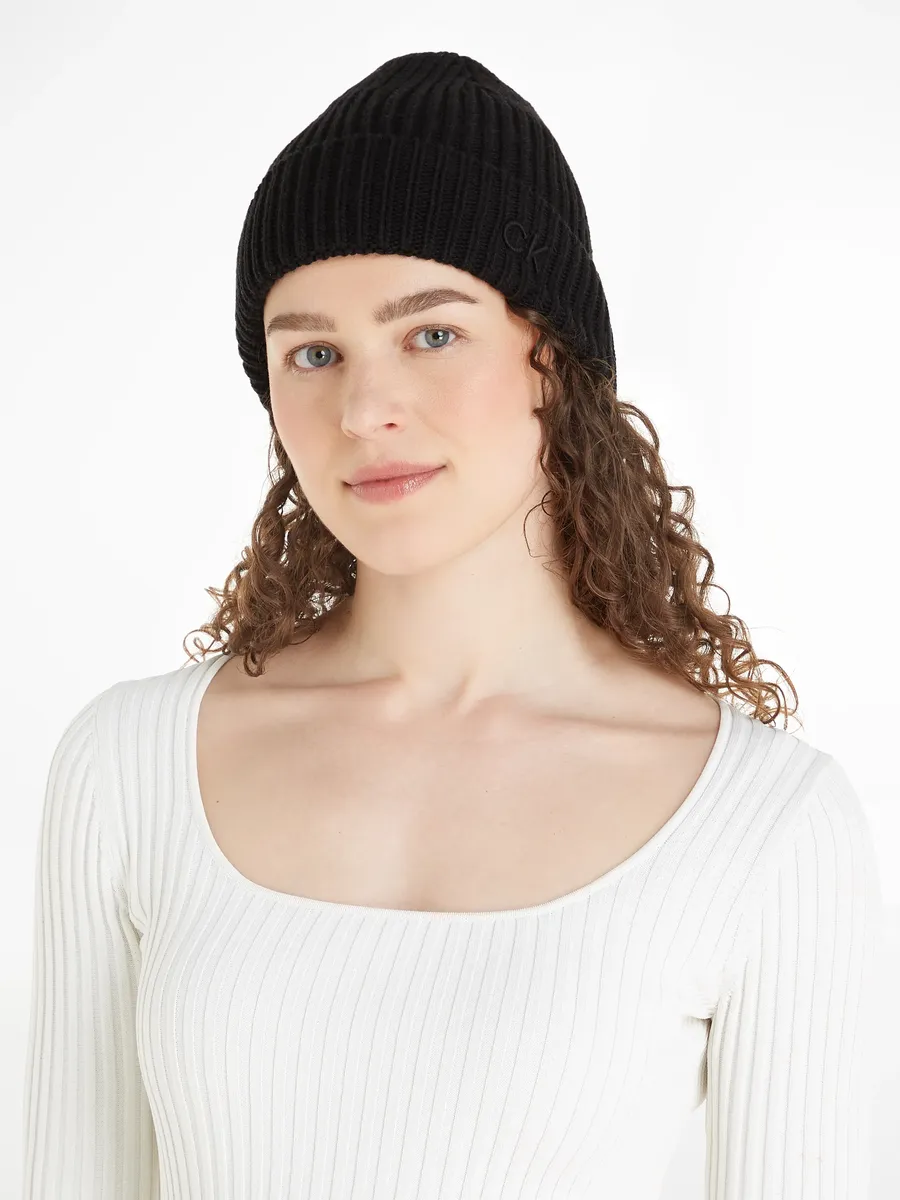 Шапка-бини Calvin Klein "CK EMBROIDERY COTTON RIB BEANIE" с вышитым логотипом, цвет Ck Black
Шапка-бини Calvin Klein "CK EMBROIDERY COTTON RIB BEANIE" с вышитым логотипом, цвет Ck Black