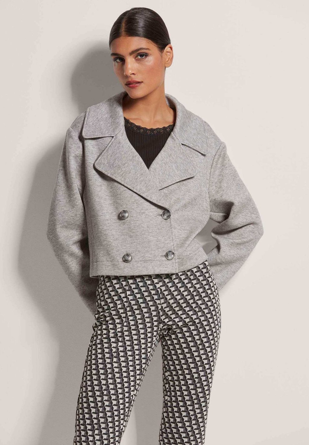 Блейзер ZWEIREIHIGER MADELEINE, серый
Блейзер ZWEIREIHIGER MADELEINE, серый