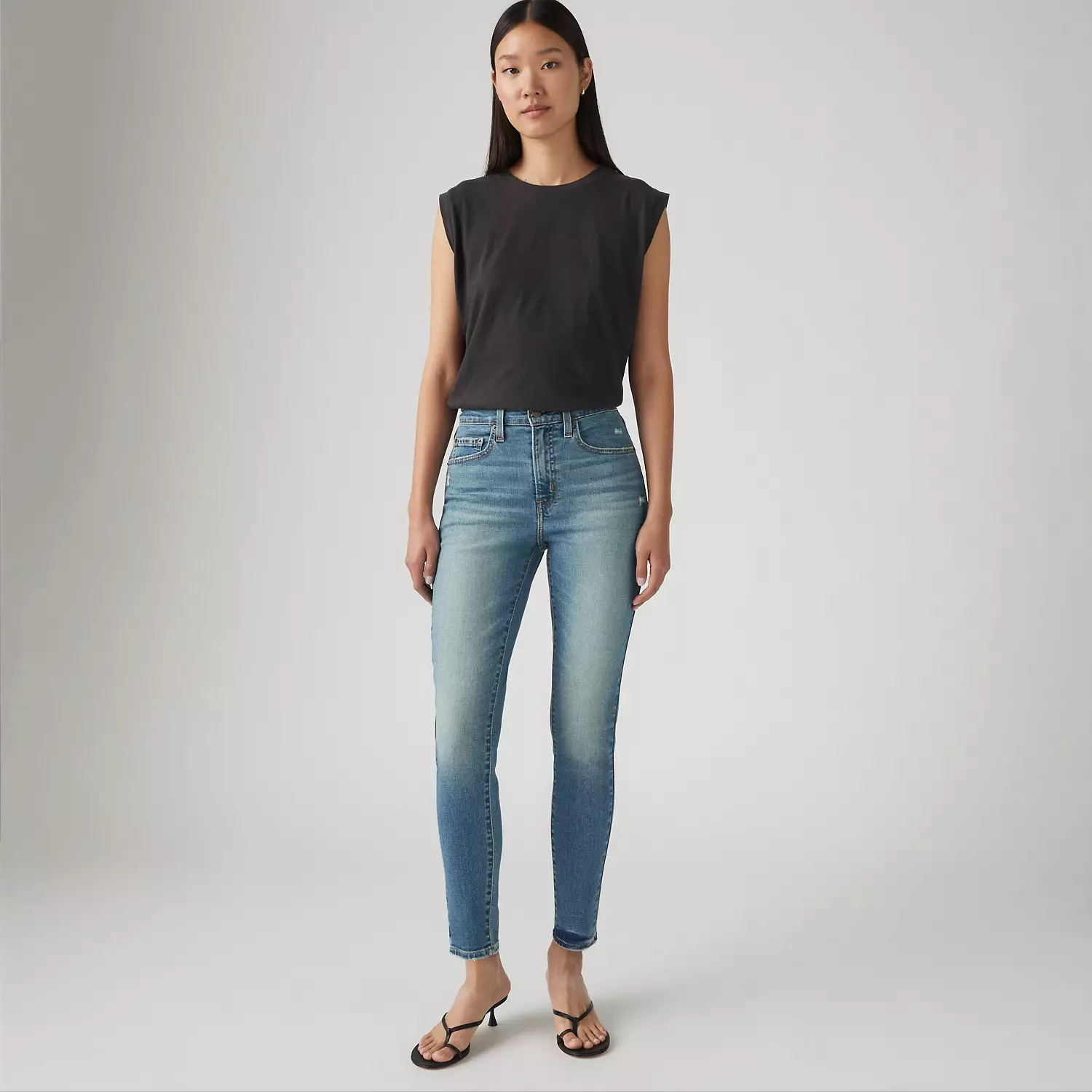 721 Узкие женские джинсы с высокой посадкой Levi's, цвет Cave Wall - Medium Wash
721 Узкие женские джинсы с высокой посадкой Levi's, цвет Cave Wall - Medium Wash