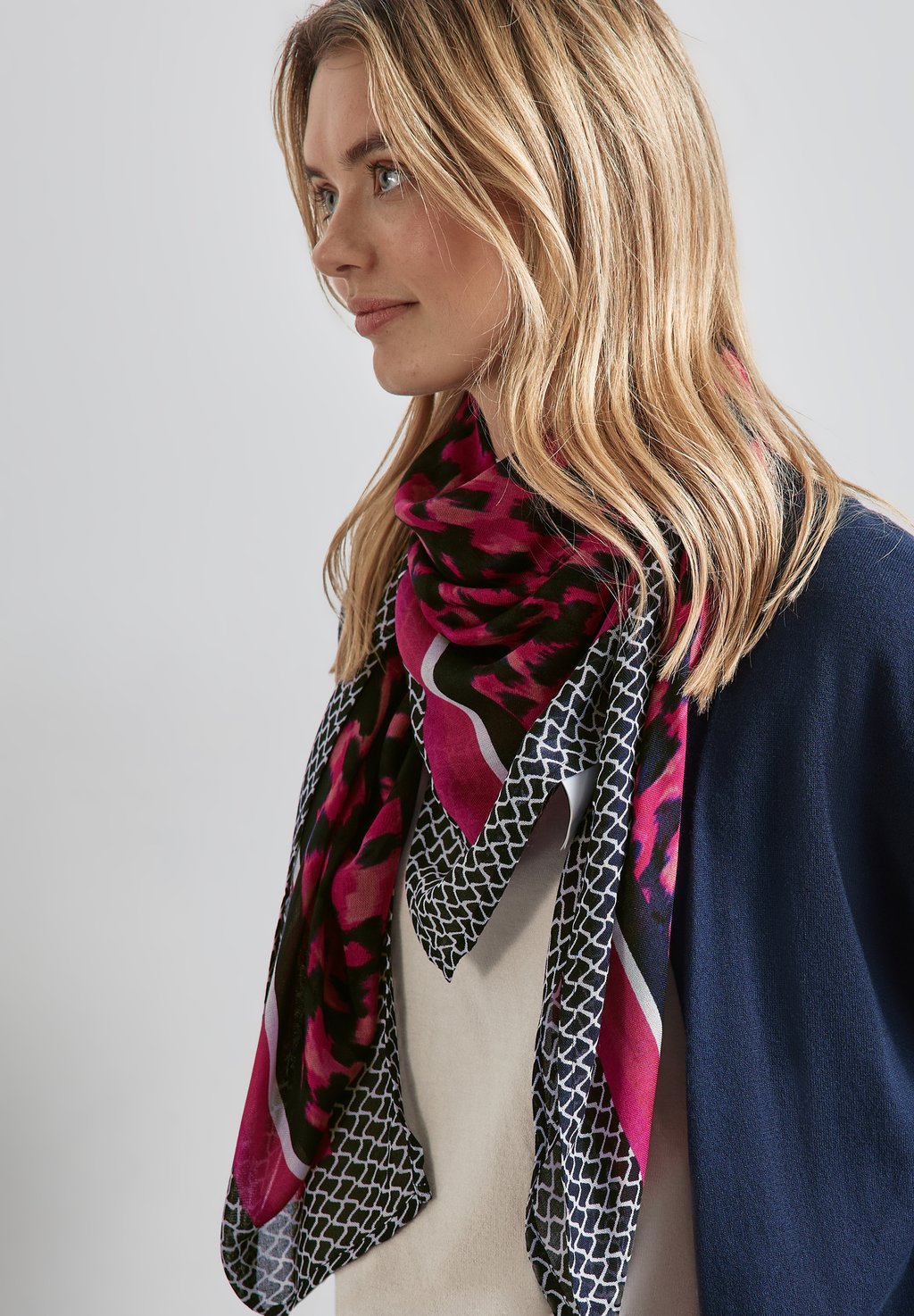 Шарф BEDRUCKTES Street One, светло-розовый
Шарф BEDRUCKTES Street One, светло-розовый