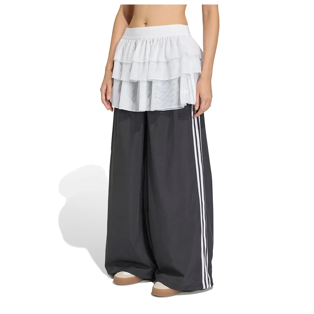 Брюки adidas Originals Lace Adilenium FB TP, черный
Брюки adidas Originals Lace Adilenium FB TP, черный
