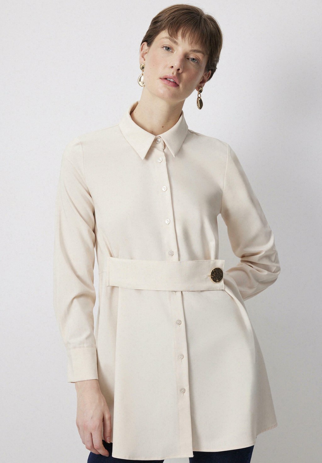 Блузка на пуговицах GOLD BUTTON DETAILED Touché Privé, серый
Блузка на пуговицах GOLD BUTTON DETAILED Touché Privé, серый