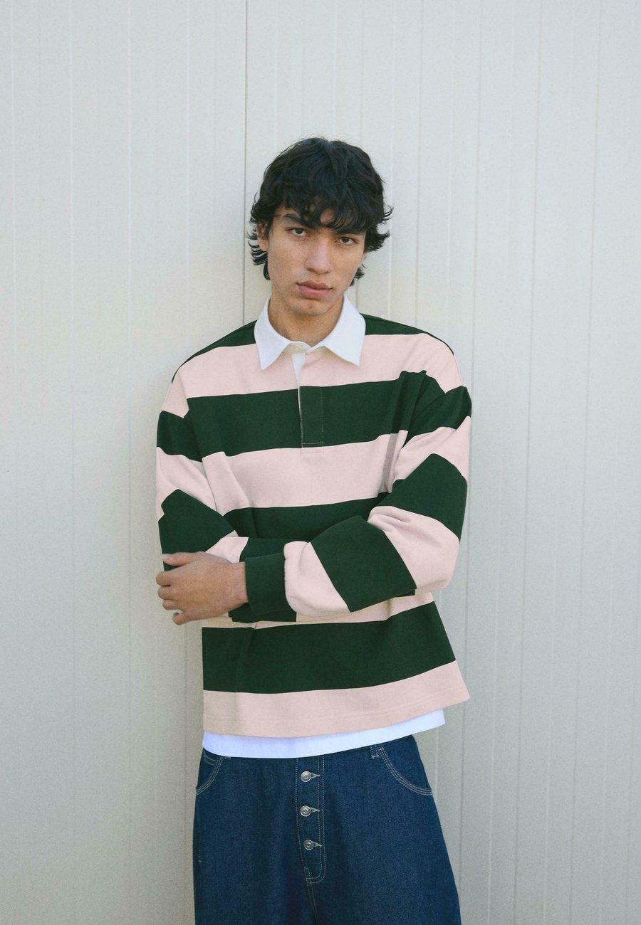 Толстовка Bershka Sweatshirt, Pink
Толстовка Bershka Sweatshirt, Pink