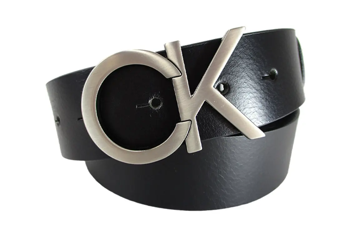 Calvin Klein Кожаный ремень мужской с логотипом CK, гладкая пряжка, черный, ширина 3,5 см
Calvin Klein Кожаный ремень мужской с логотипом CK, гладкая пряжка, черный, ширина 3,5 см