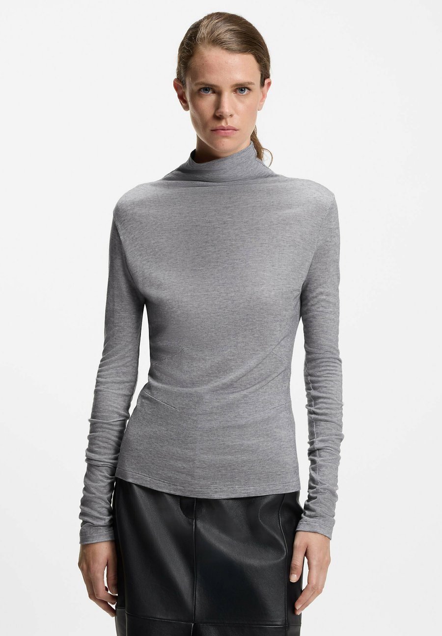 Топ BOSS Long sleeved top, Light Grey Eight/Light Grey
Топ BOSS Long sleeved top, Light Grey Eight/Light Grey