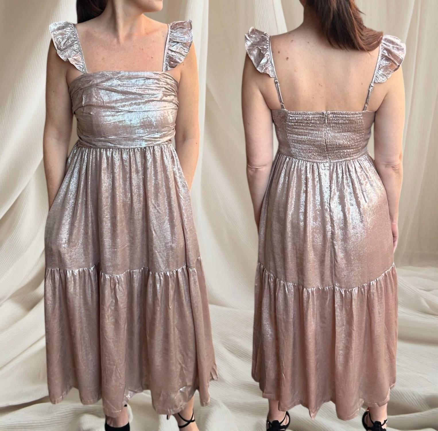 Платье миди с металлизированным жемчугом Anna и сборками TCEC, цвет metallic pearl
Платье миди с металлизированным жемчугом Anna и сборками TCEC, цвет metallic pearl