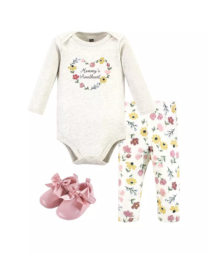 Комплект для девочек Hudson: боди с длинным рукавом, штанишки и пинетки Love Flowers, 6-9 месяцев Hudson Baby, розовый 
Комплект для девочек Hudson: боди с длинным рукавом, штанишки и пинетки Love Flowers, 6-9 месяцев Hudson Baby, розовый