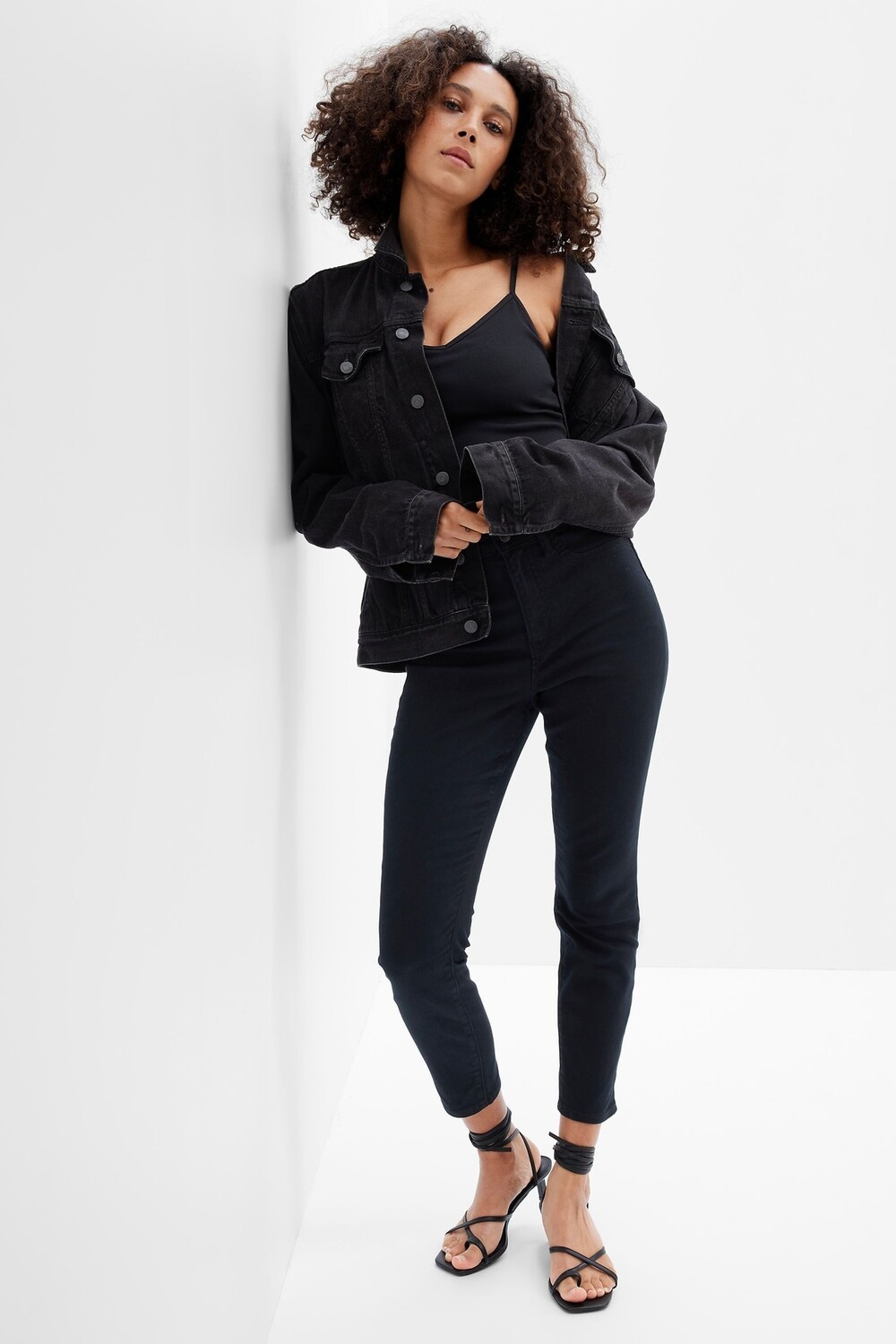 Любимые джеггинсы с высокой талией Gap, черный
Любимые джеггинсы с высокой талией Gap, черный