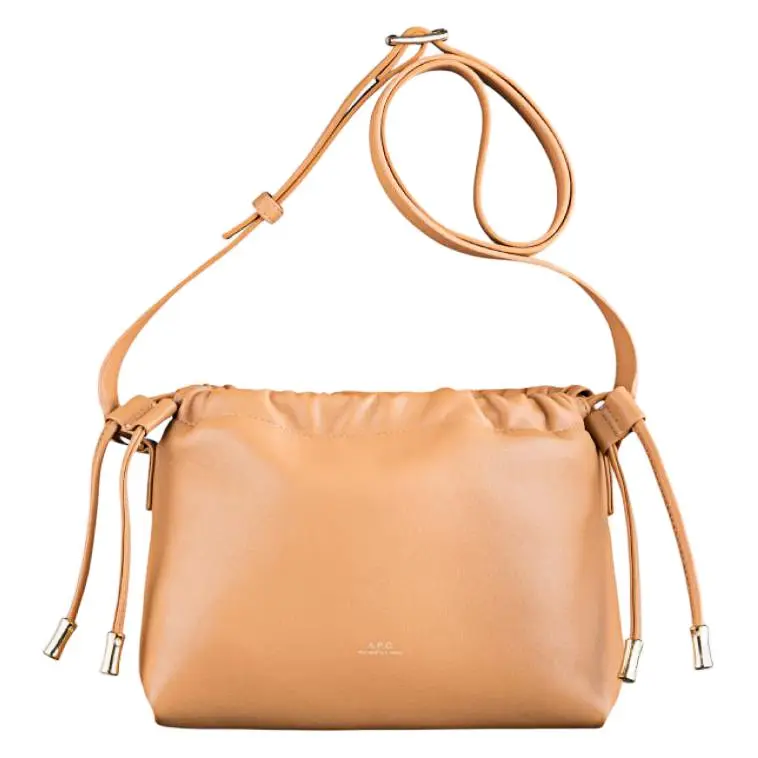 A.P.C Кожаный мини-клатч через плечо на одно плечо женский бежевый
A.P.C Кожаный мини-клатч через плечо на одно плечо женский бежевый