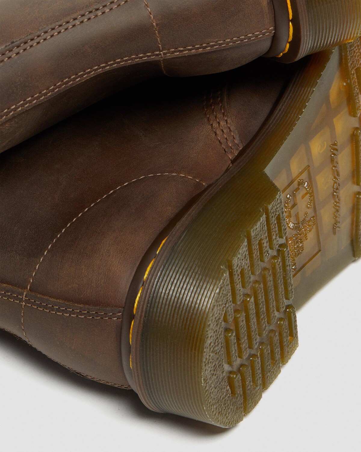 Ботинки мужские Dr. Martens Crazy Horse кожаные на шнуровке, коричневый
Ботинки мужские Dr. Martens Crazy Horse кожаные на шнуровке, коричневый