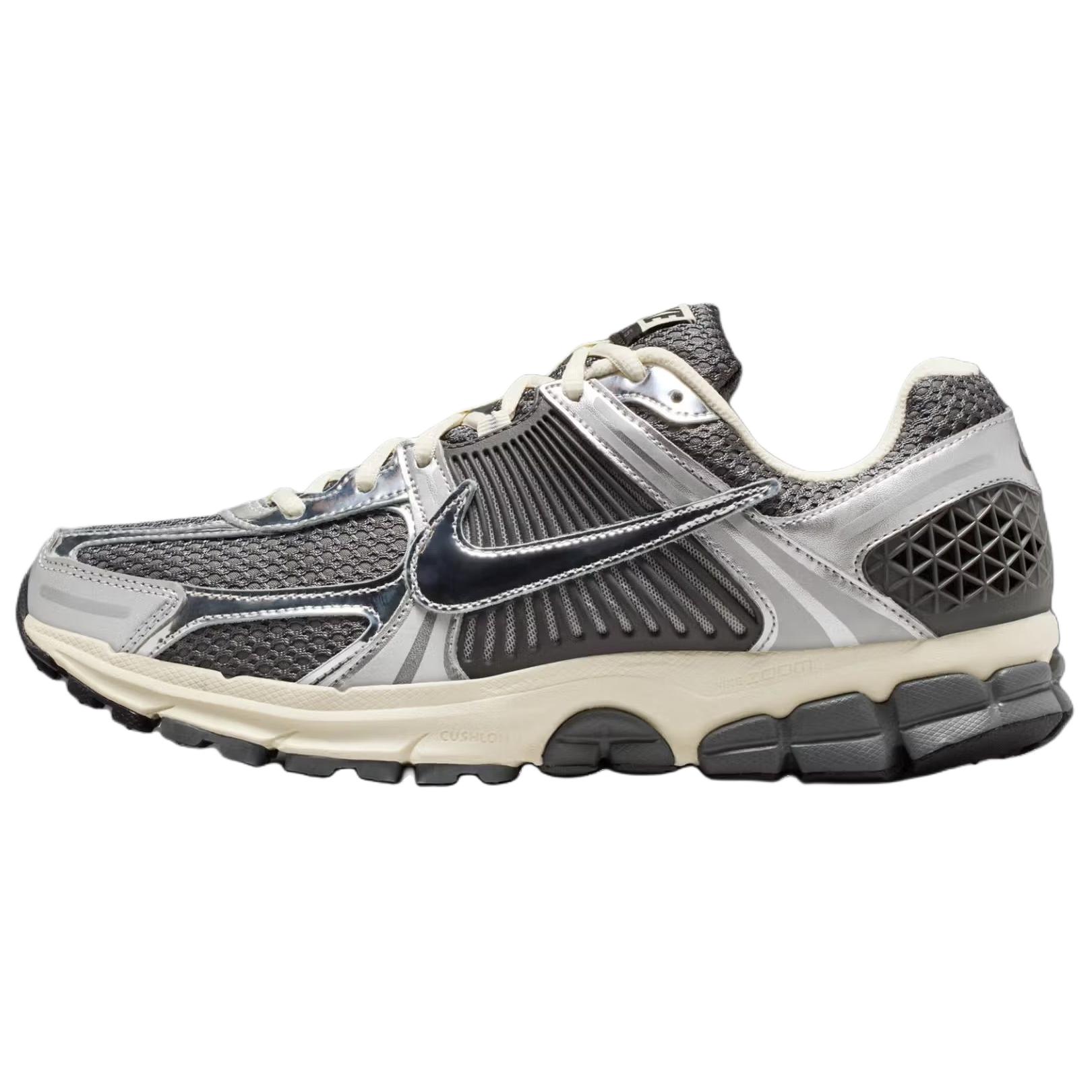 Nike Кроссовки Zoom Vomero 5 для бега, унисекс, серый с серебристым покрытием
Nike Кроссовки Zoom Vomero 5 для бега, унисекс, серый с серебристым покрытием