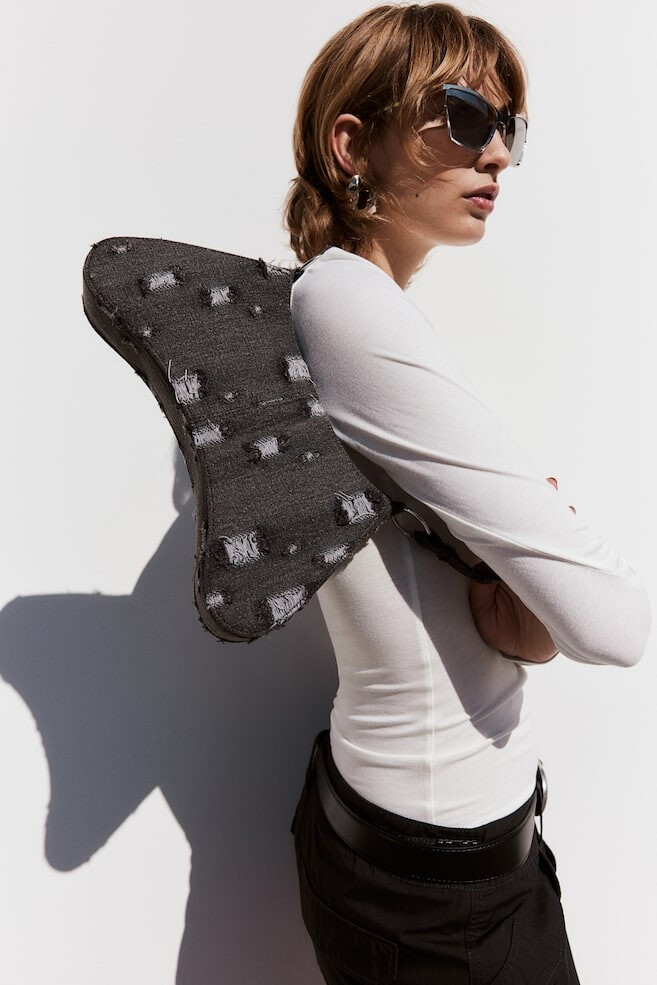 Сумка через плечо из джинсовой ткани с потертым видом H&M, черный
Сумка через плечо из джинсовой ткани с потертым видом H&M, черный