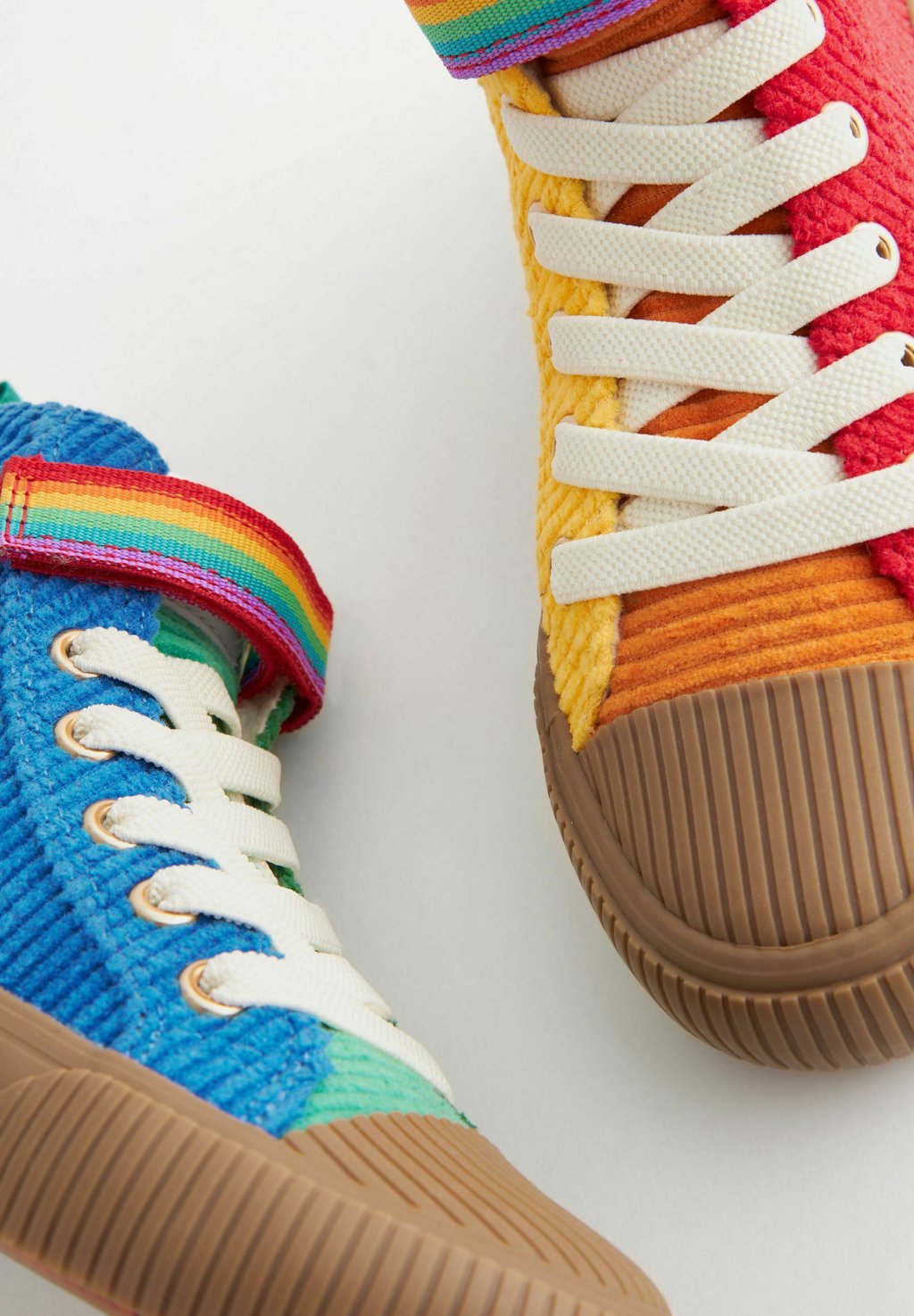 Высокие кроссовки BY JOOLS Little Bird, синий
Высокие кроссовки BY JOOLS Little Bird, синий