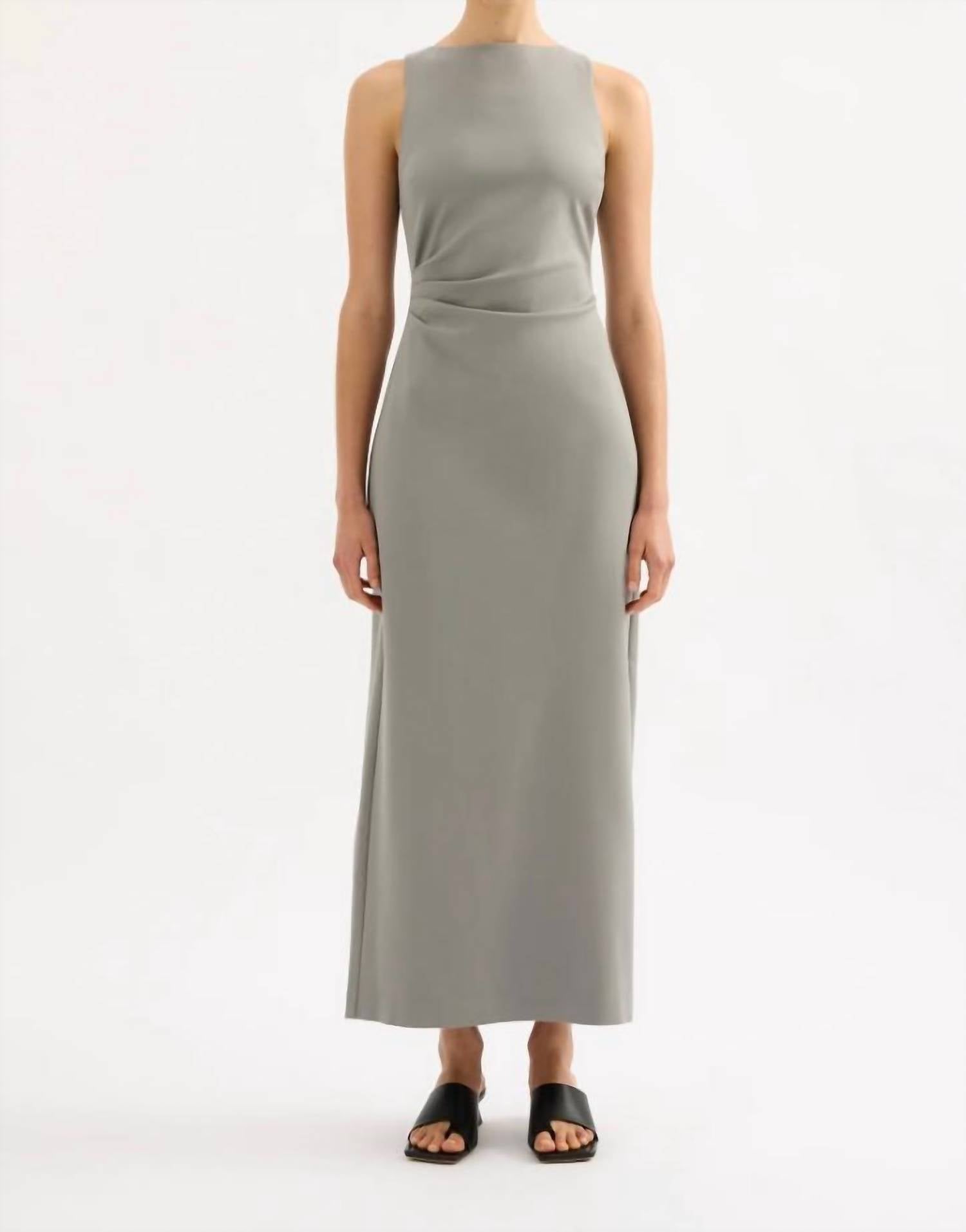 Длинное платье Delyse в сером цвете Nude Lucy, серый
Длинное платье Delyse в сером цвете Nude Lucy, серый