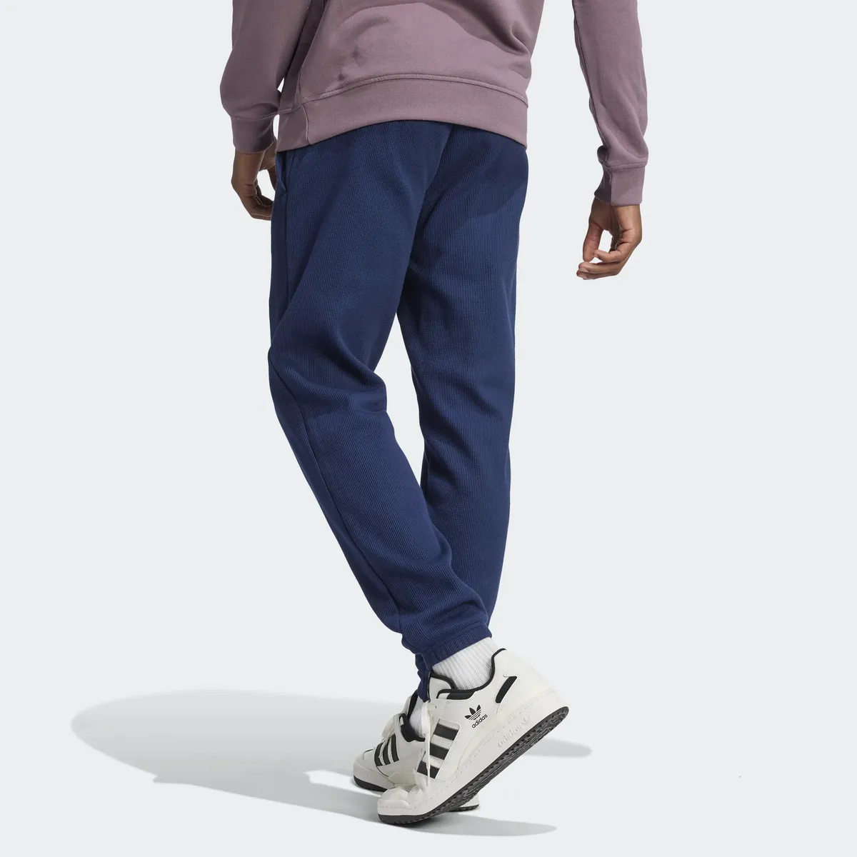 Спортивные брюки Adidas Originals "ESS W PT" (1 шт.), цвет Night Indigo
Спортивные брюки Adidas Originals "ESS W PT" (1 шт.), цвет Night Indigo