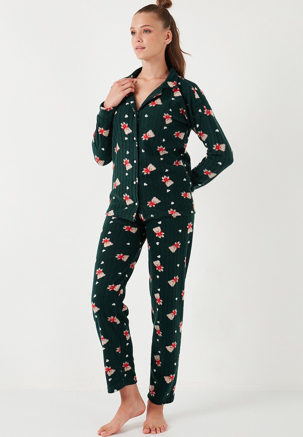 Пижамный комплект SET LELA, зеленый
Пижамный комплект SET LELA, зеленый