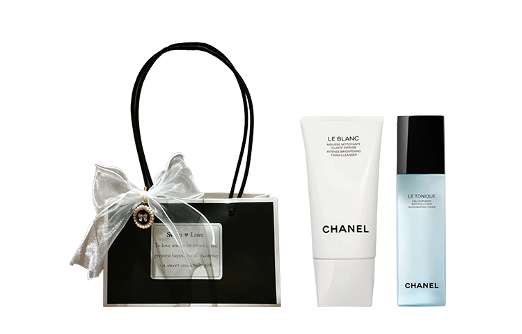 Наборы для ухода за кожей Unisex CHANEL
Наборы для ухода за кожей Unisex CHANEL