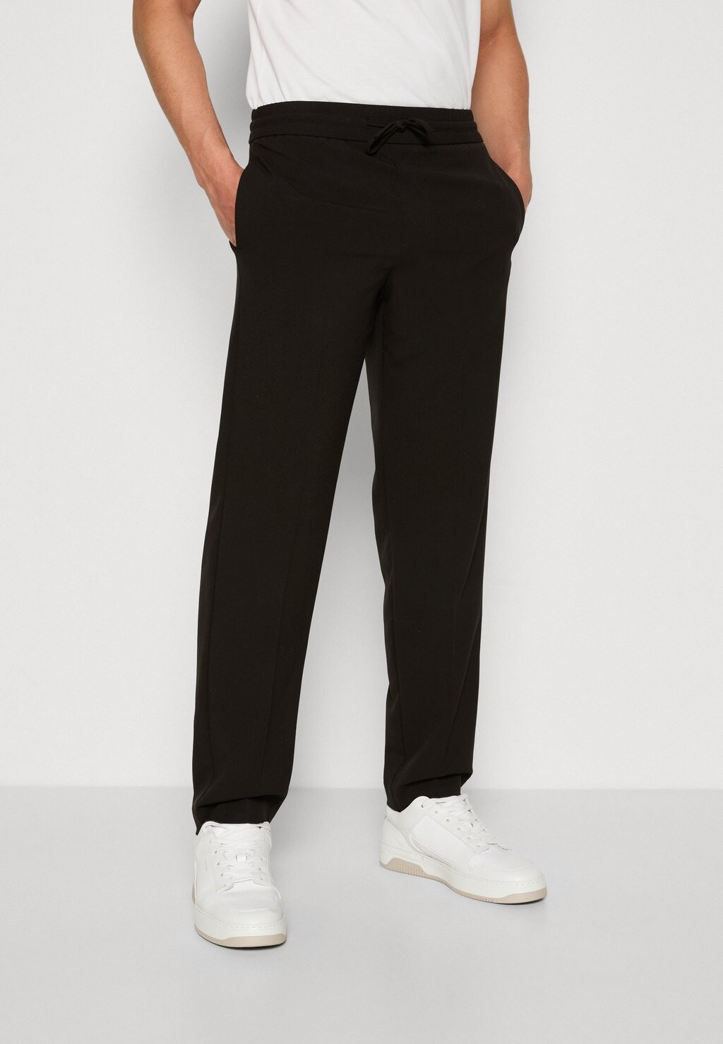 Брюки Relaxed Fit Pants Lindbergh, черные
Брюки Relaxed Fit Pants Lindbergh, черные