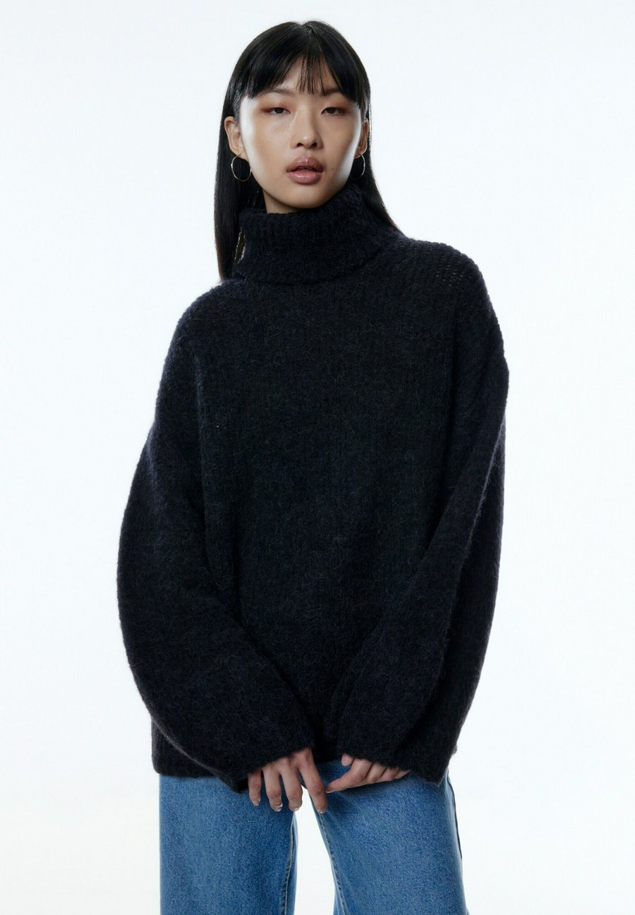 Джемпер EDITED SWANTJE, Schwarz/Black
Джемпер EDITED SWANTJE, Schwarz/Black
