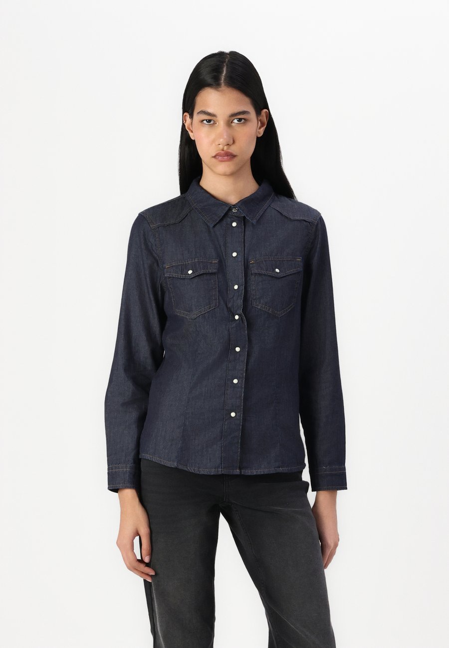 Блуза ONLY ONLALEXA SHIRT ANA, Dark Blue Denim/Dark Blue
Блуза ONLY ONLALEXA SHIRT ANA, Dark Blue Denim/Dark Blue