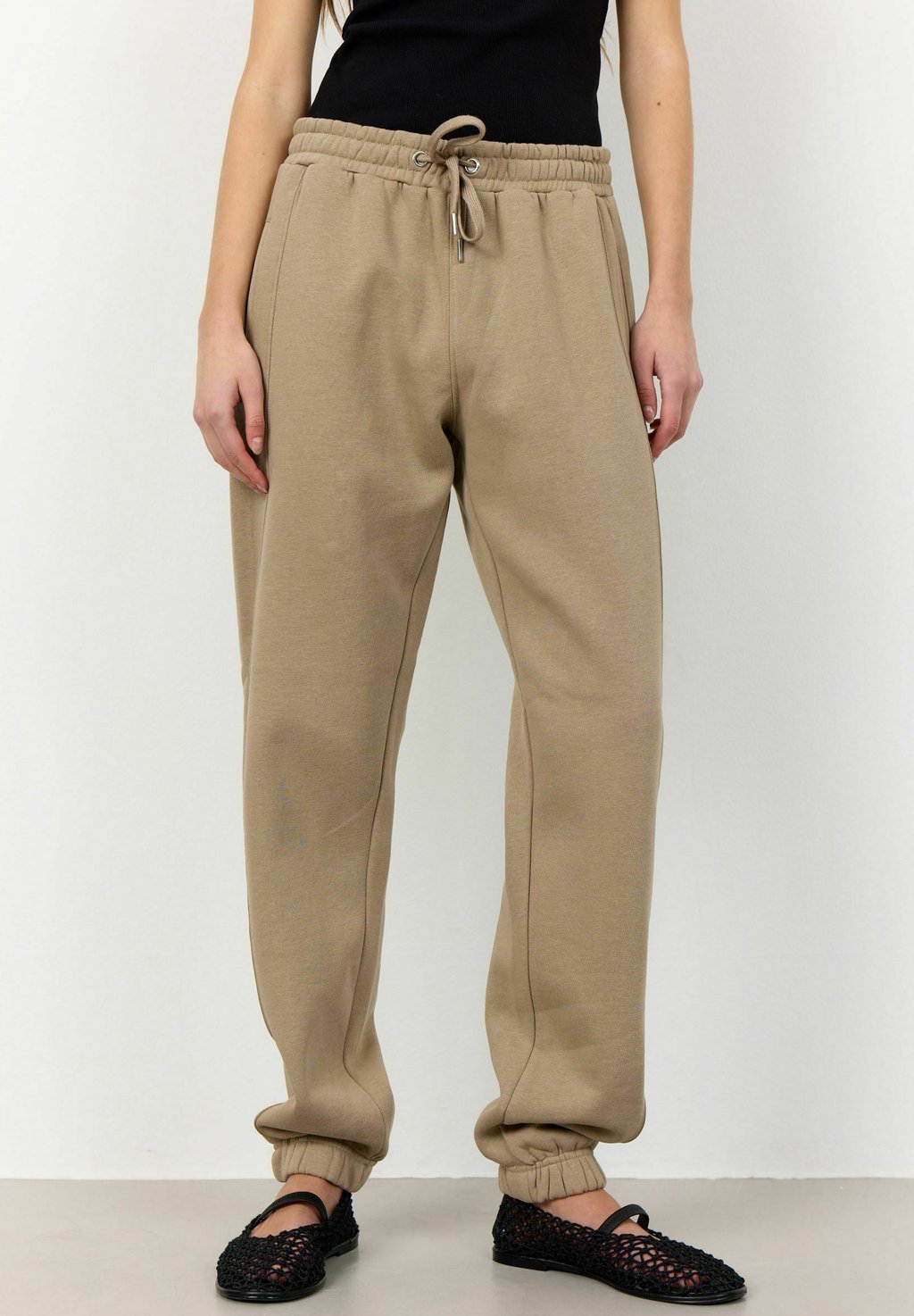 Спортивные брюки Levete Room, светло-коричневый
Спортивные брюки Levete Room, светло-коричневый