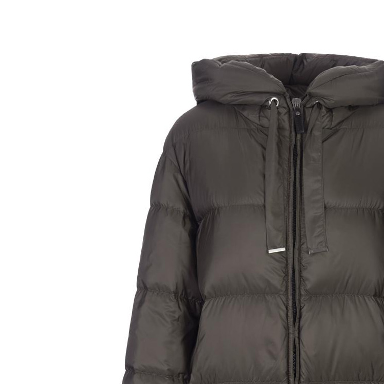 Пуховик Jasper MaxMara женский зеленый
Пуховик Jasper MaxMara женский зеленый