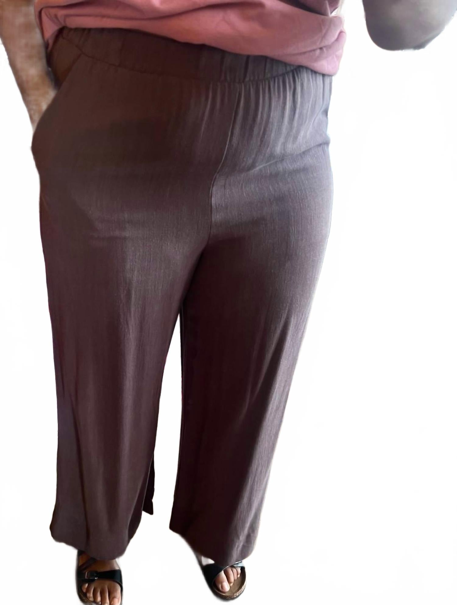 Женские брюки шоколадного цвета Pixi + Ivy
Женские брюки шоколадного цвета Pixi + Ivy