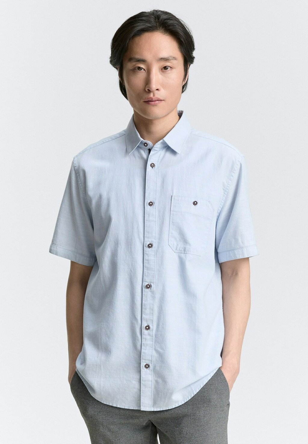 Рубашка REGULAR FIT KURZARM MIT BRUSTTASCHE TOM TAILOR, светло-голубой
Рубашка REGULAR FIT KURZARM MIT BRUSTTASCHE TOM TAILOR, светло-голубой