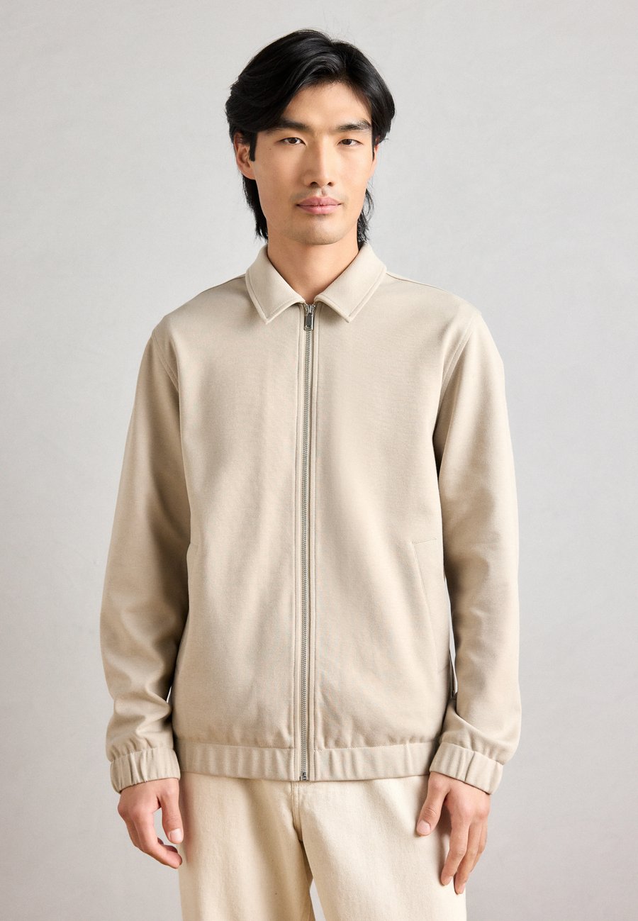Куртка Lindbergh ZIP THROUGH JACKET, Light Stone/Stone
Куртка Lindbergh ZIP THROUGH JACKET, Light Stone/Stone