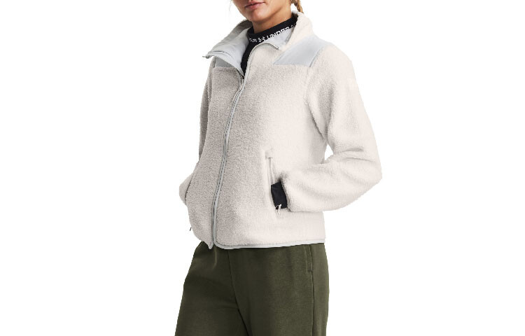 Бархатная куртка женская белая Under Armour
Бархатная куртка женская белая Under Armour