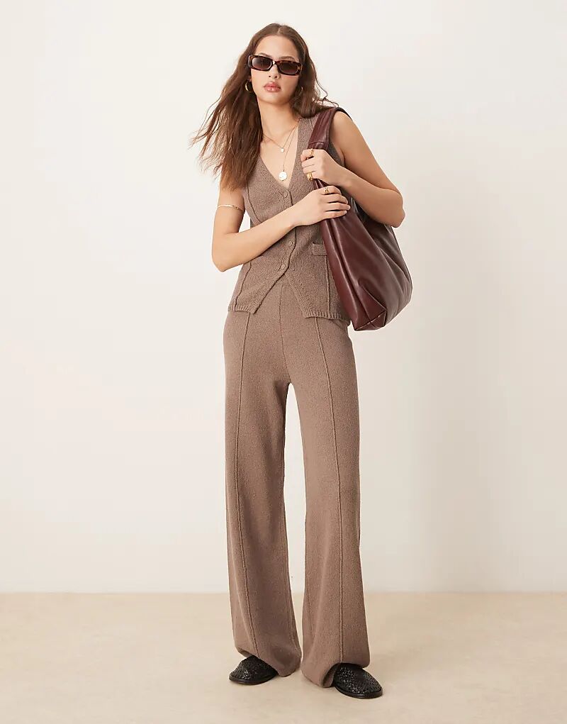 Широкие брюки ASOS DESIGN цвета мокко
Широкие брюки ASOS DESIGN цвета мокко