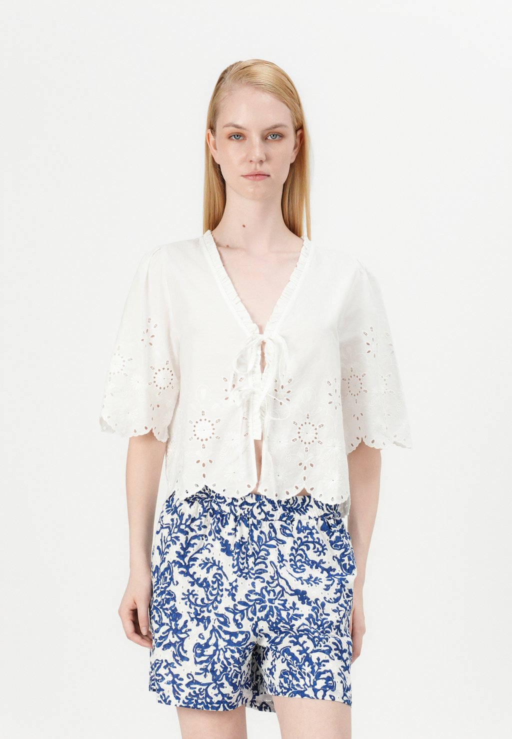 Блуза ONLMIFFY TIE ONLY, кремовый
Блуза ONLMIFFY TIE ONLY, кремовый