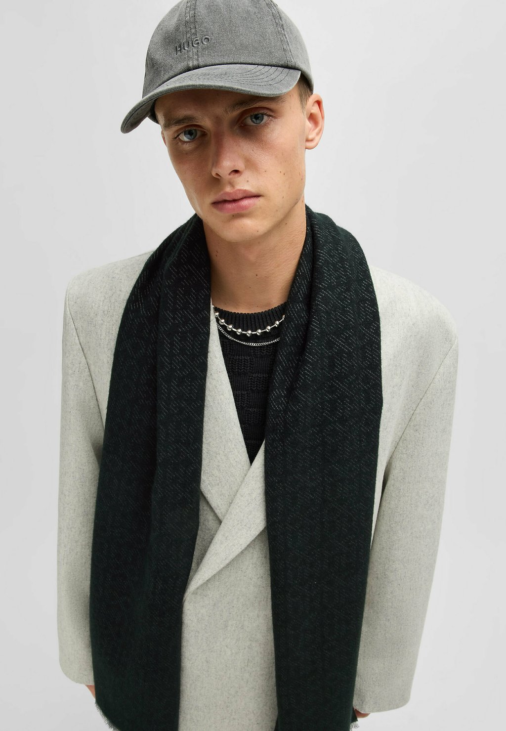 Шарф HUGO, черный 
Шарф HUGO, черный