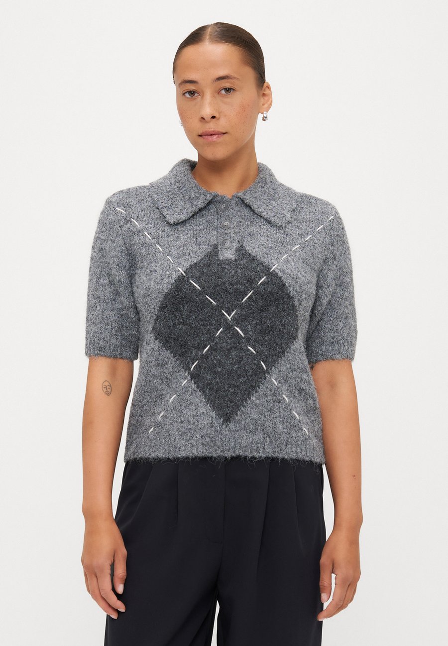 Поло Vero Moda Petite VMBLISS POLONECK, Medium Grey/Birch/Mottled Light Grey
Поло Vero Moda Petite VMBLISS POLONECK, Medium Grey/Birch/Mottled Light Grey