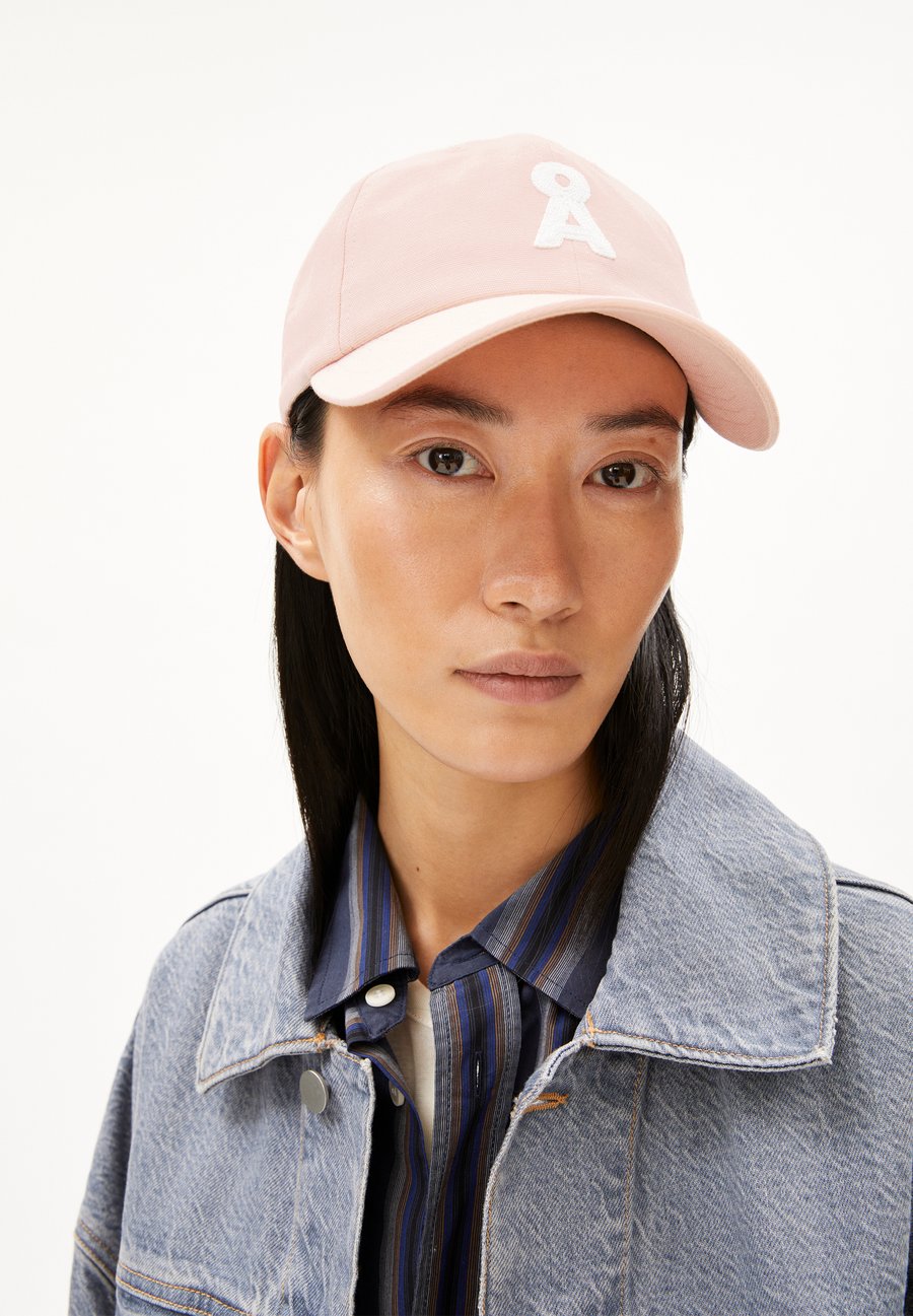 Бейсболка ARMEDANGELS YENAAS ICONIC Å, Rosalilly/Light Pink
Бейсболка ARMEDANGELS YENAAS ICONIC Å, Rosalilly/Light Pink