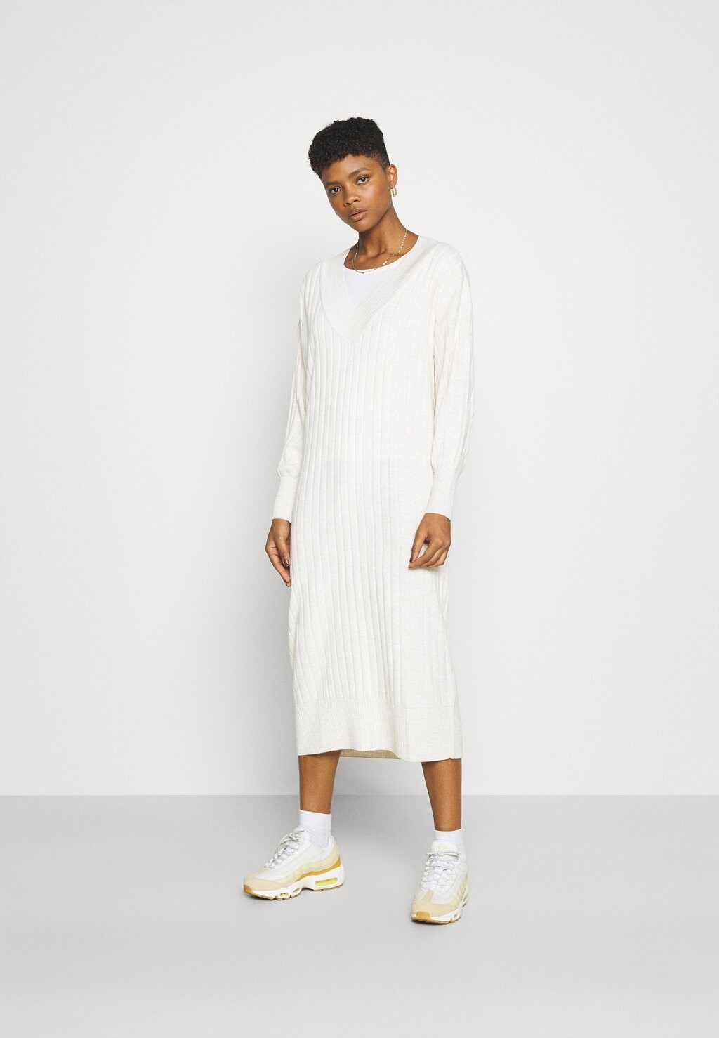 Платье ONLY ТЕССА, меланж пемза
Платье ONLY ТЕССА, меланж пемза