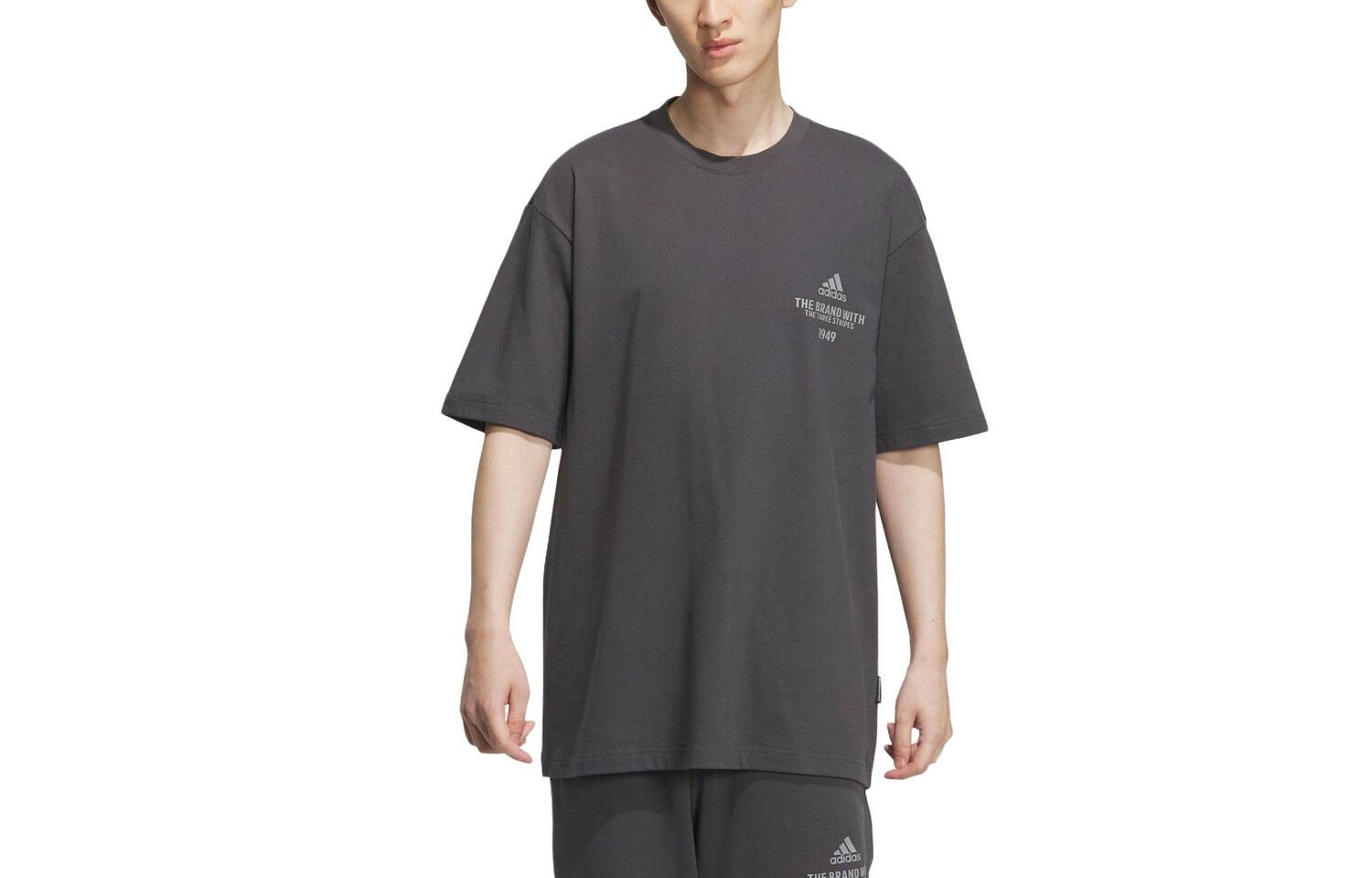 Футболка мужская однотонная темно-серая Adidas, темно-серый
Футболка мужская однотонная темно-серая Adidas, темно-серый