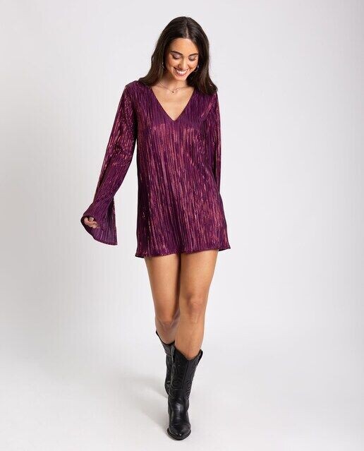 Короткое плиссированное платье с длинными рукавами The-Are, фиолетовый
Короткое плиссированное платье с длинными рукавами The-Are, фиолетовый