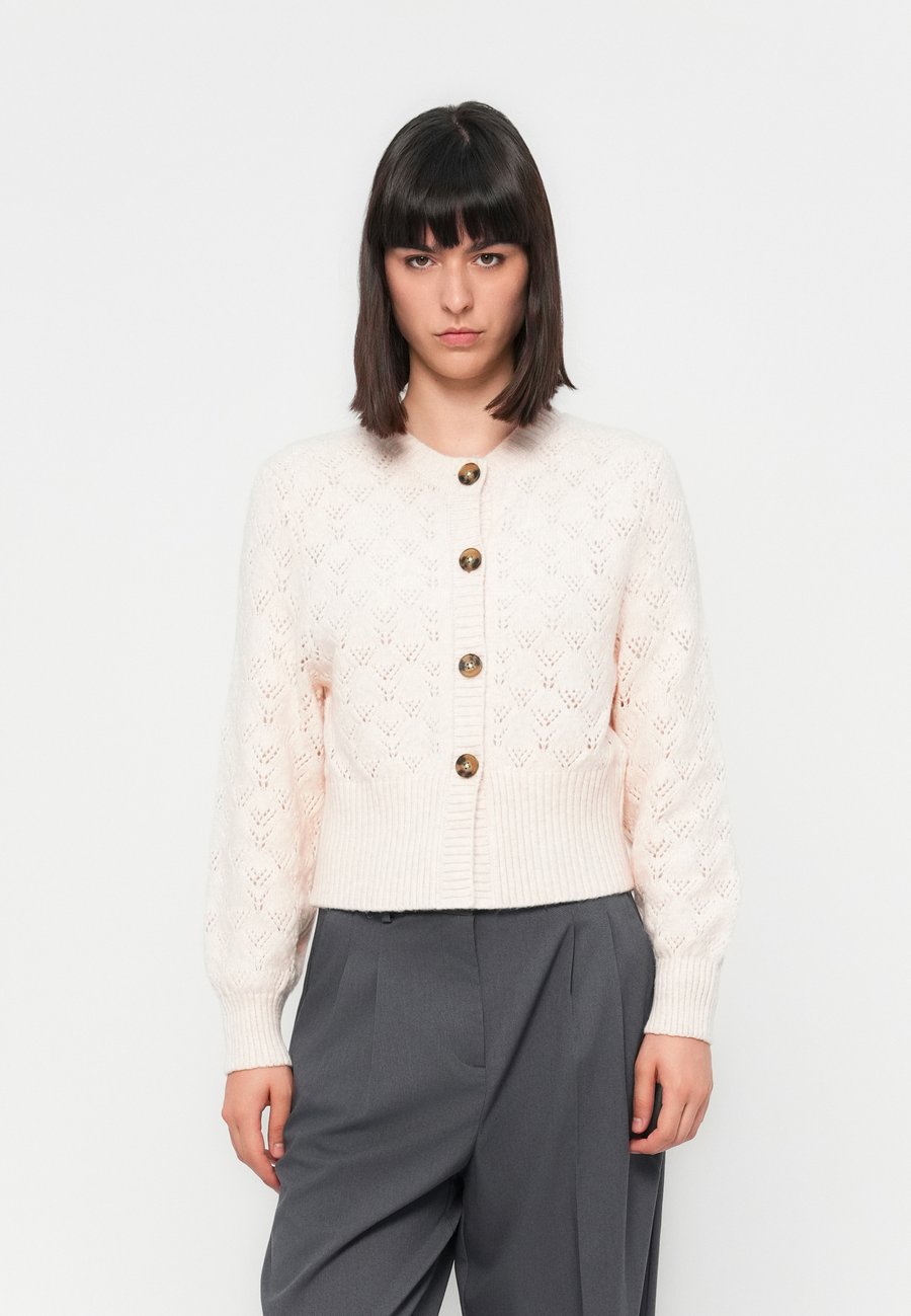 Кардиган JDY AMANDA LIFE O NECK, Whitecap Gray/Off-White
Кардиган JDY AMANDA LIFE O NECK, Whitecap Gray/Off-White