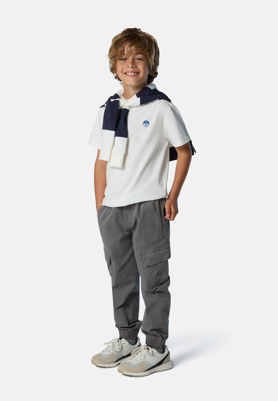 Футболка North Sails WITH LOGO PATCH, Cream/Off-White, Белый, Футболка North Sails WITH LOGO PATCH, Cream/Off-White
Футболка North Sails WITH LOGO PATCH, Cream/Off-White, Белый, Футболка North Sails WITH LOGO PATCH, Cream/Off-White