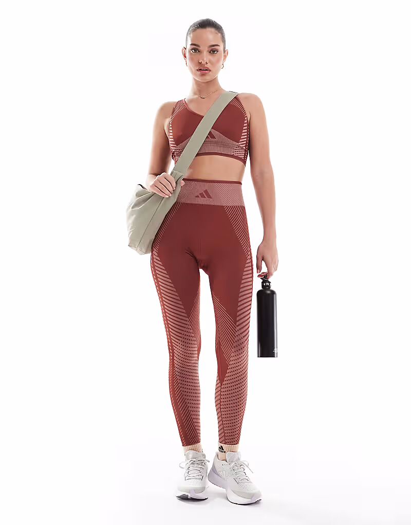 Бесшовные леггинсы Adidas Training длиной 7/8 красного цвета
Бесшовные леггинсы Adidas Training длиной 7/8 красного цвета