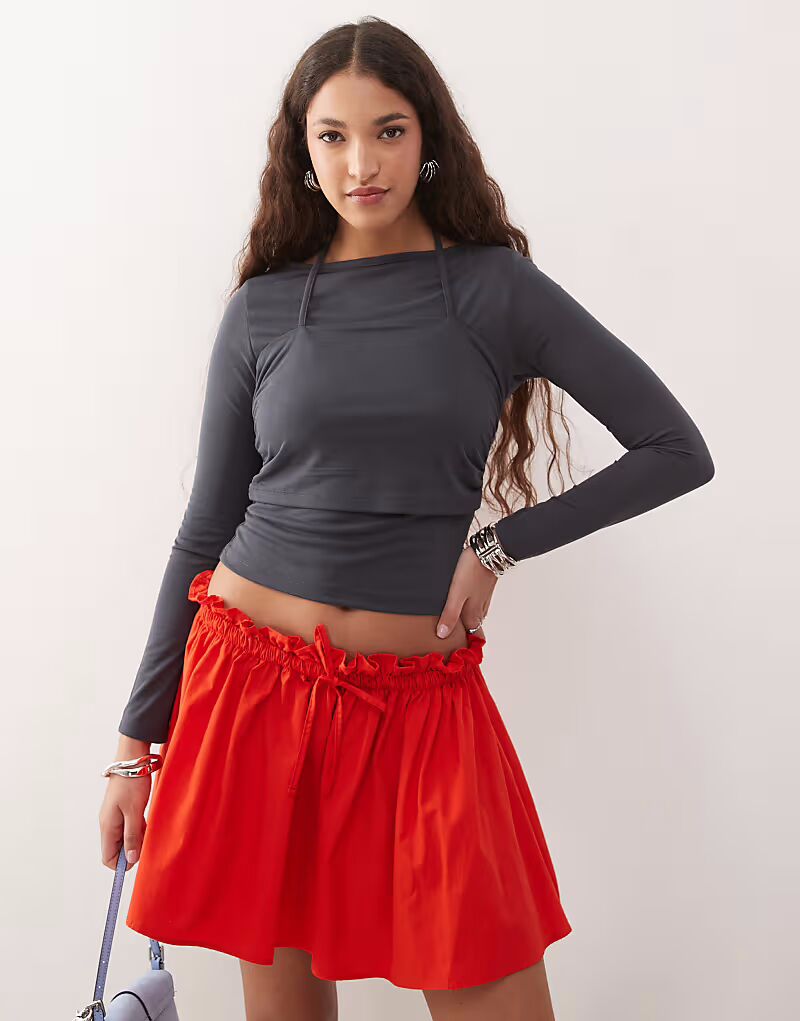 Двухслойный топ ASOS DESIGN с халтером и сборками в угольно-черном цвете
Двухслойный топ ASOS DESIGN с халтером и сборками в угольно-черном цвете