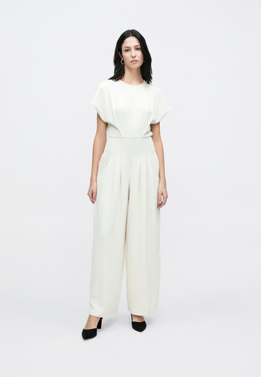 Комбинезон Anna Field Jumpsuit, Egret/Off-White
Комбинезон Anna Field Jumpsuit, Egret/Off-White