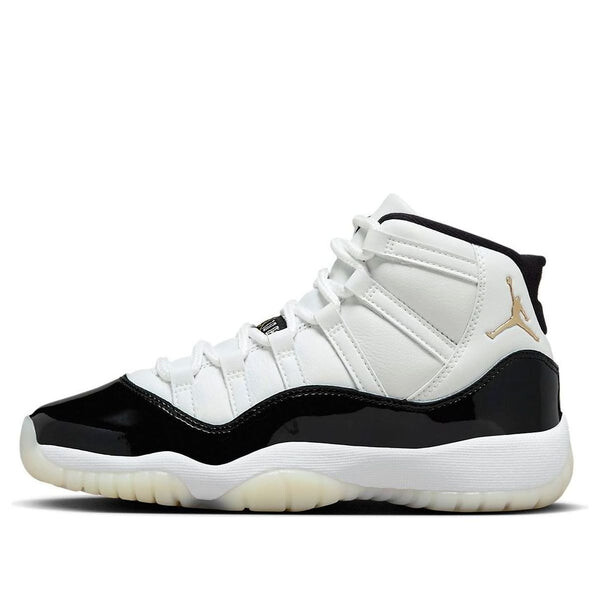 Кроссовки (GS) Air Jordan 11 Retro 'Defining Moment DMP 2023 Gratitude', белый
Кроссовки (GS) Air Jordan 11 Retro 'Defining Moment DMP 2023 Gratitude', белый