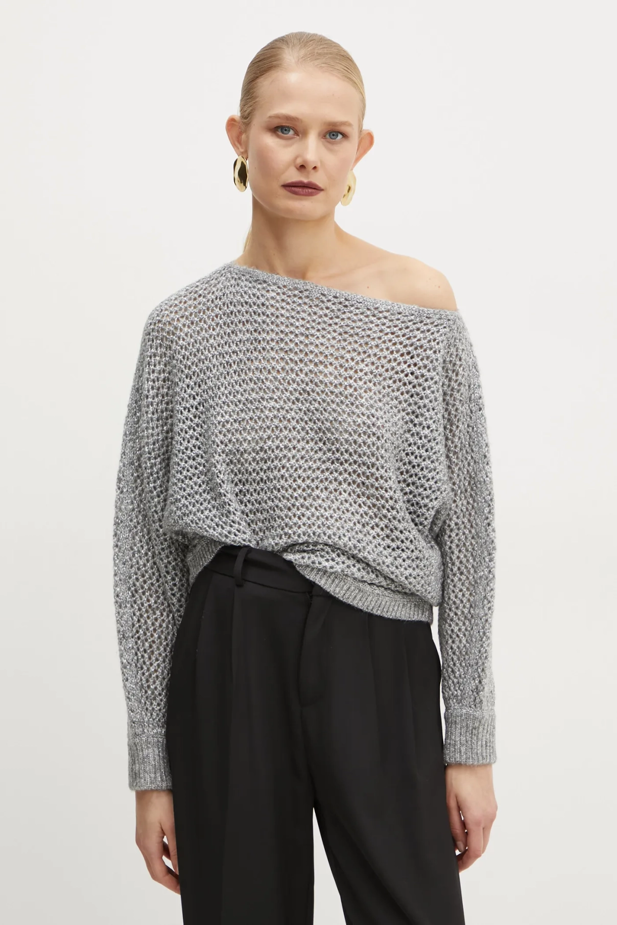 Свитер из смесовой шерсти Guess, серый
Свитер из смесовой шерсти Guess, серый